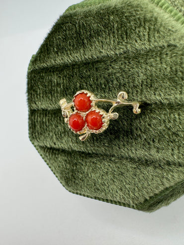 9ct gold coral clover ring