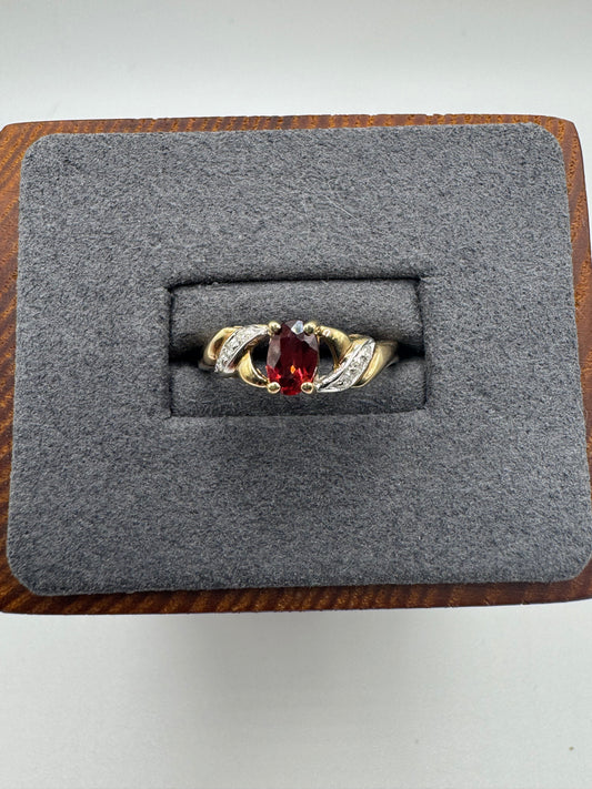 9ct gold garnet and diamond ring