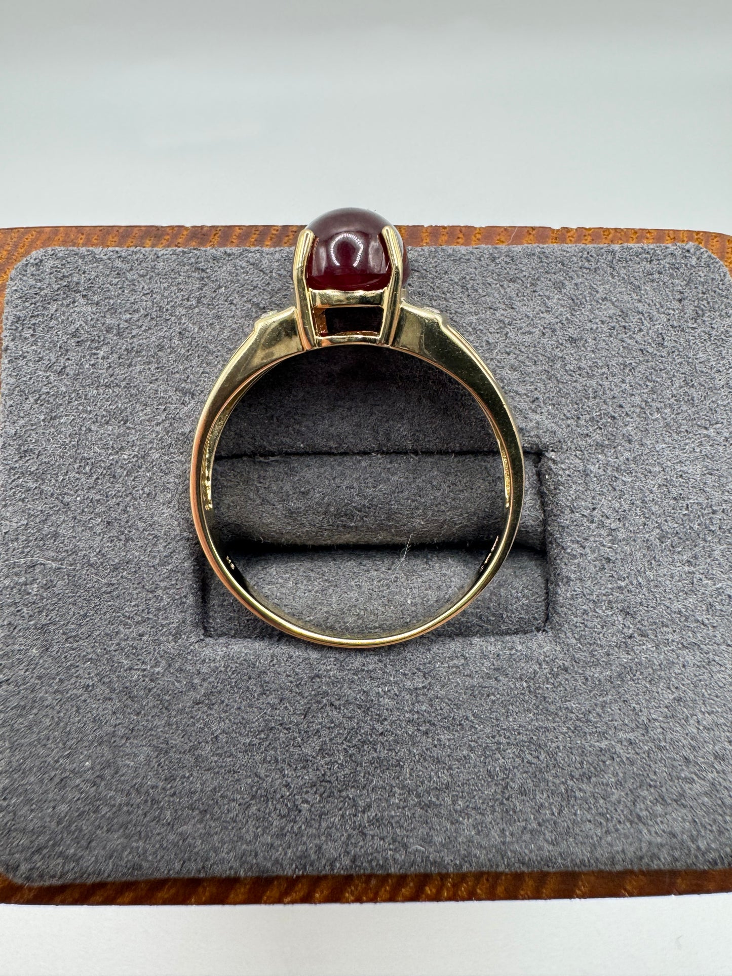 9ct gold star ruby and diamond ring