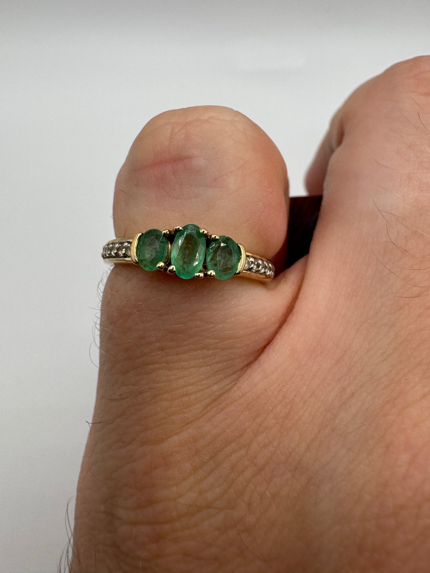 9ct gold emerald and diamond ring
