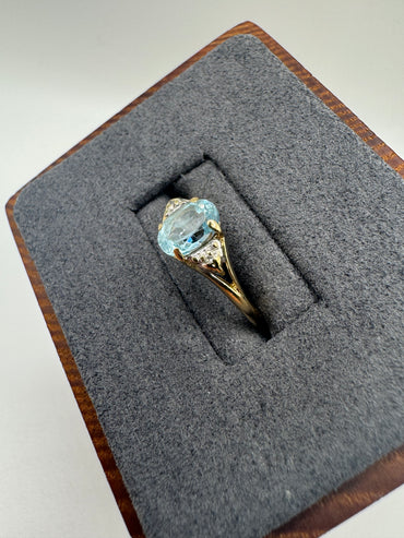 9ct gold topaz and diamond ring