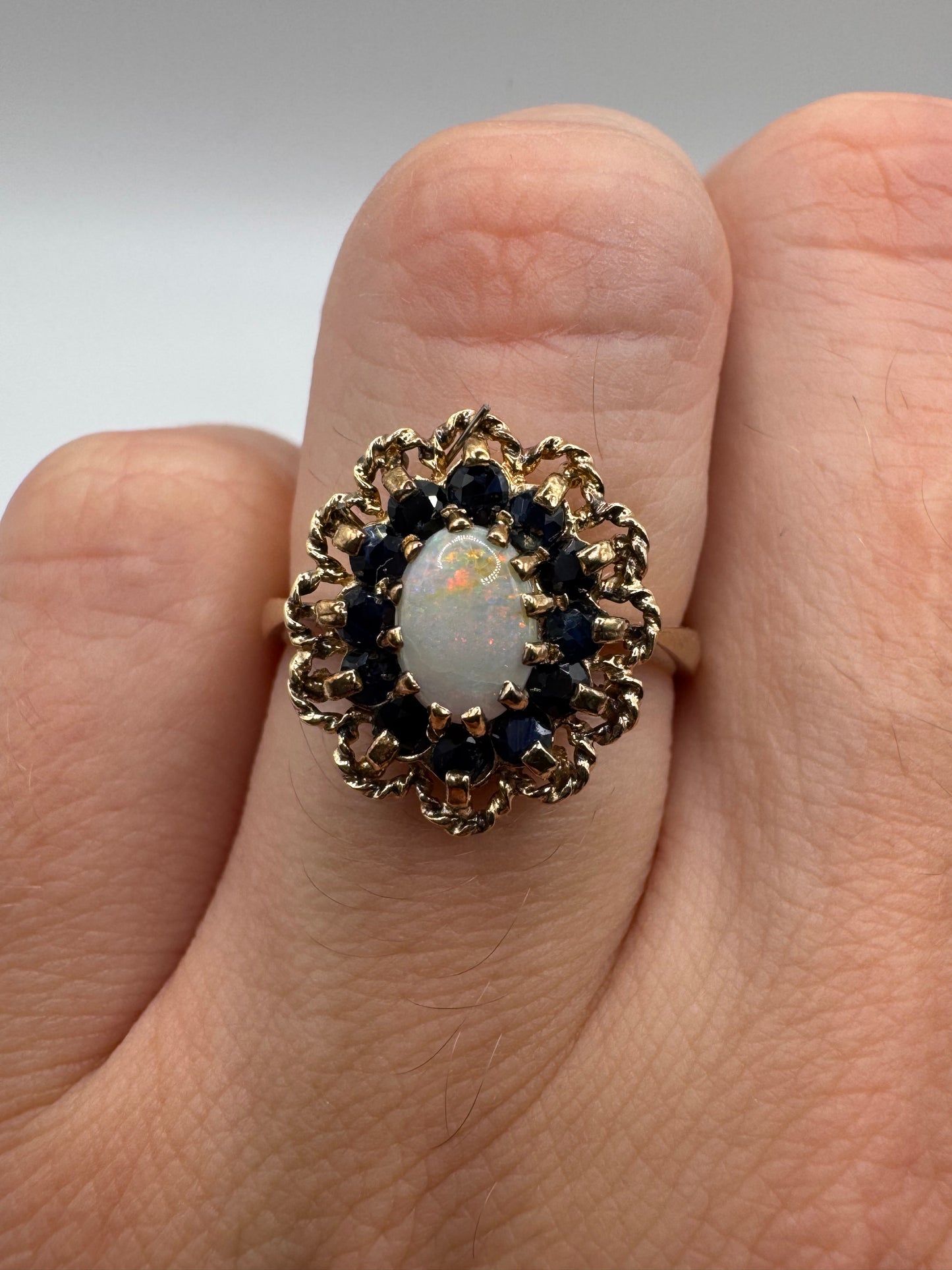 9ct gold opal and sapphire ring