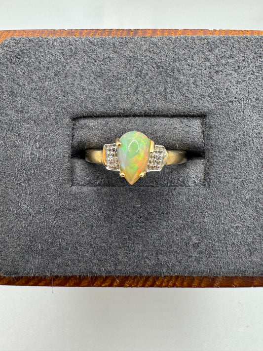 9ct gold opal ring