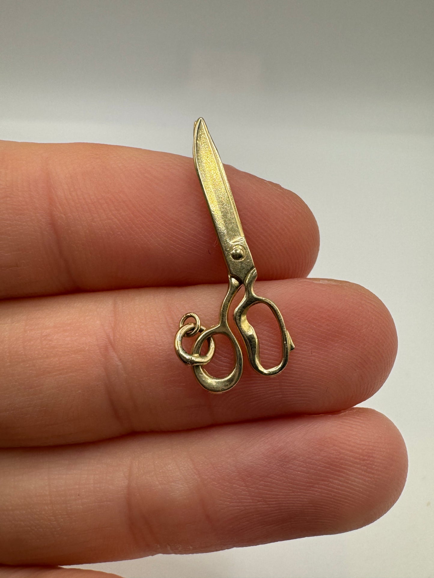 9ct gold scissors charm