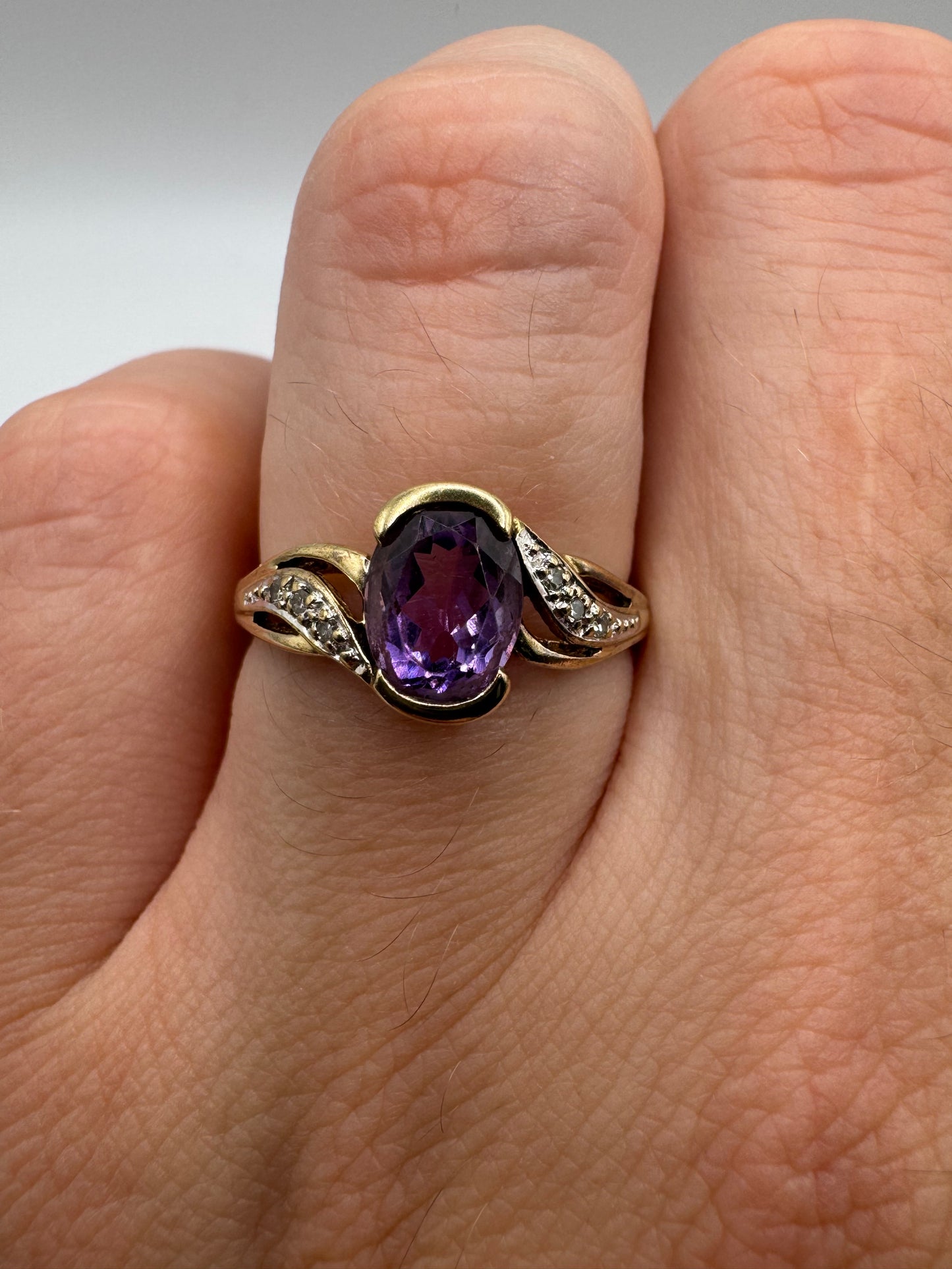 9ct gold amethyst and diamond ring