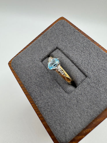 9ct gold topaz and diamond ring