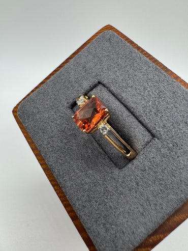 9ct gold topaz and diamond ring