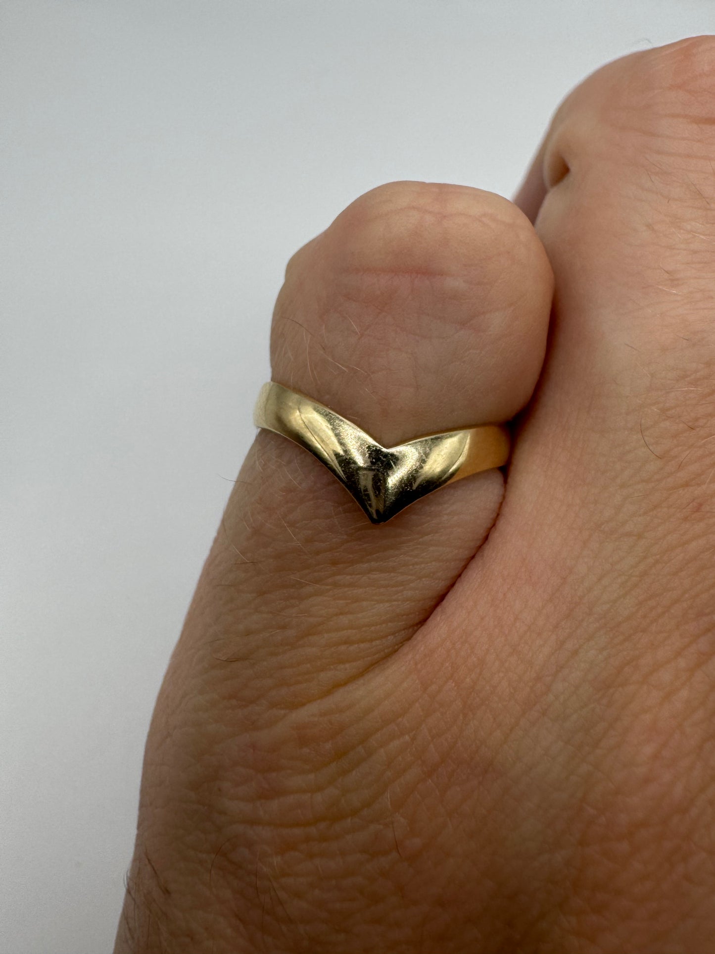 9ct gold wishbone ring