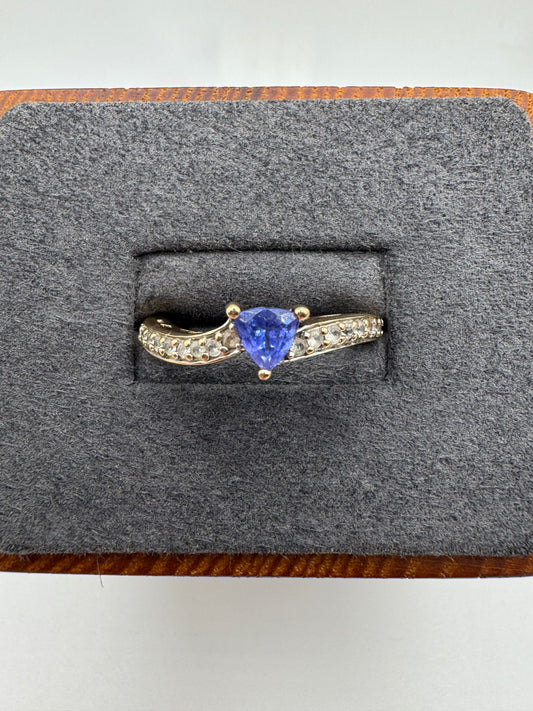 9ct gold tanzanite and zircon ring