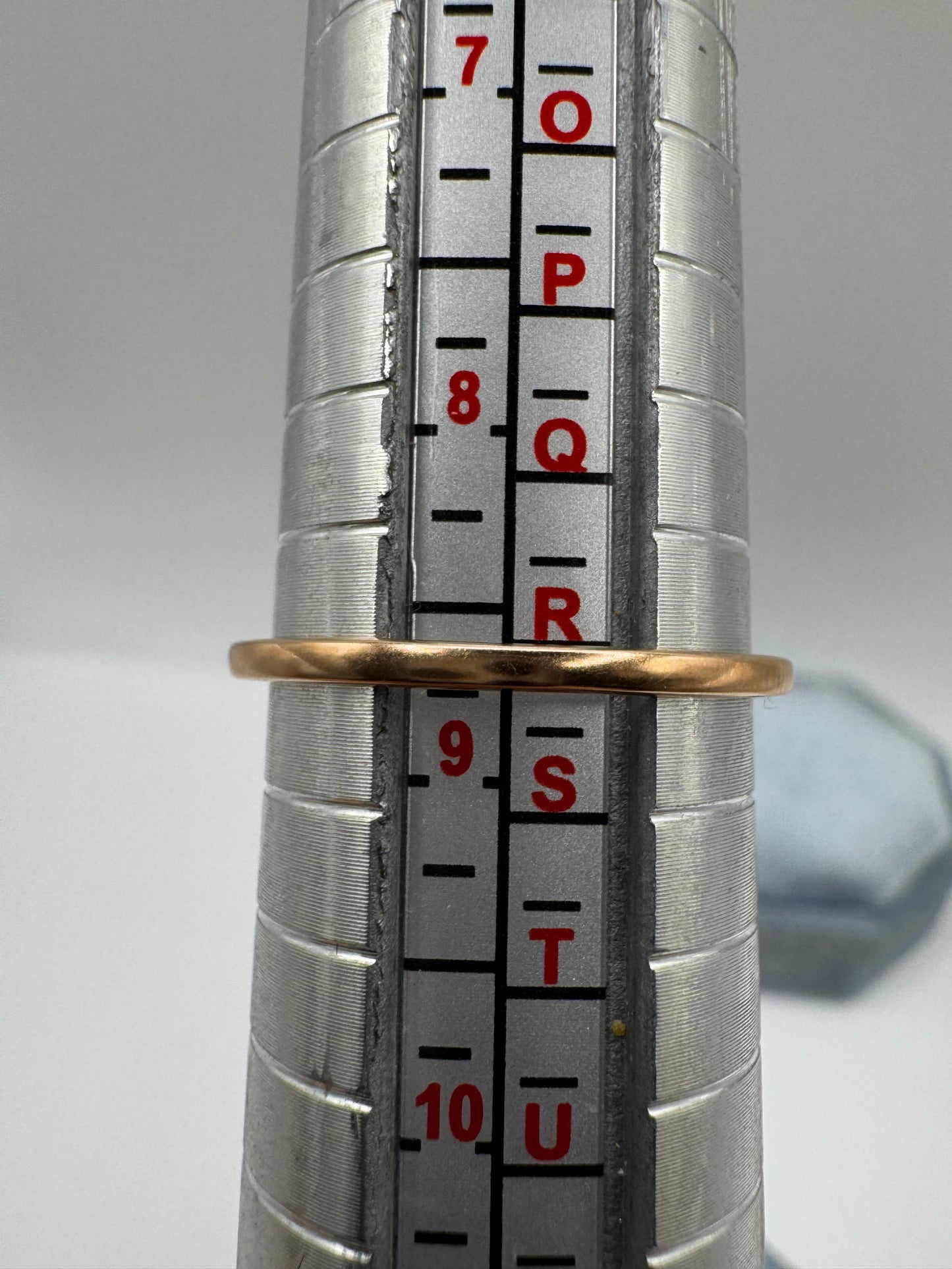 9ct gold quartz ring