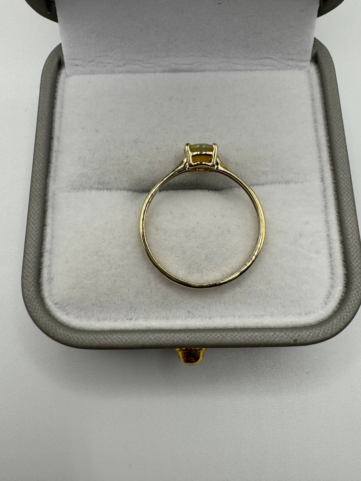 9ct gold yellow opal ring