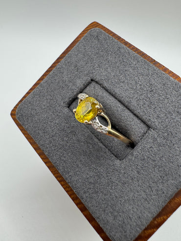 9ct gold sphene and diamond ring