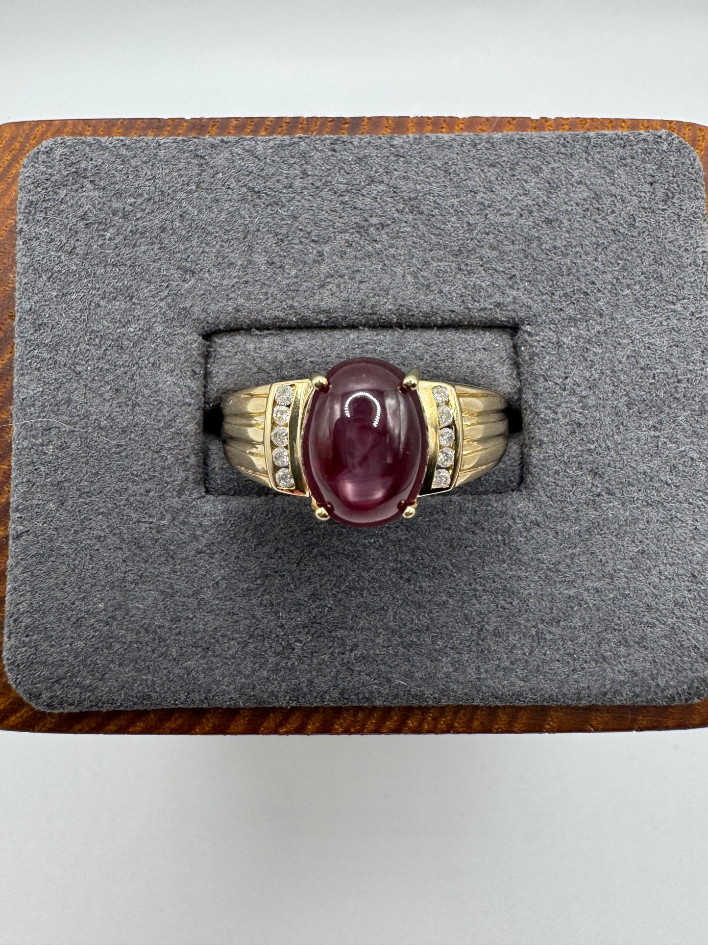 9ct gold star ruby and diamond ring
