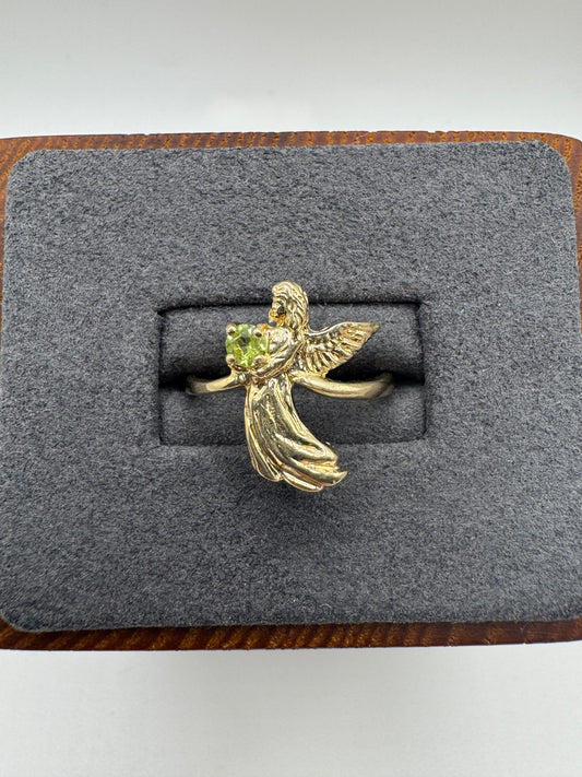 9ct gold peridot angel ring