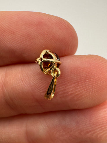 9ct gold topaz pendant