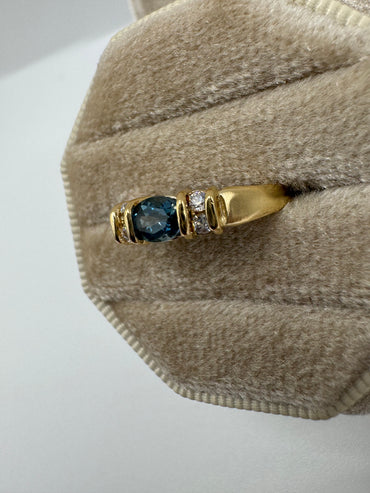 9ct gold blue topaz and diamond ring