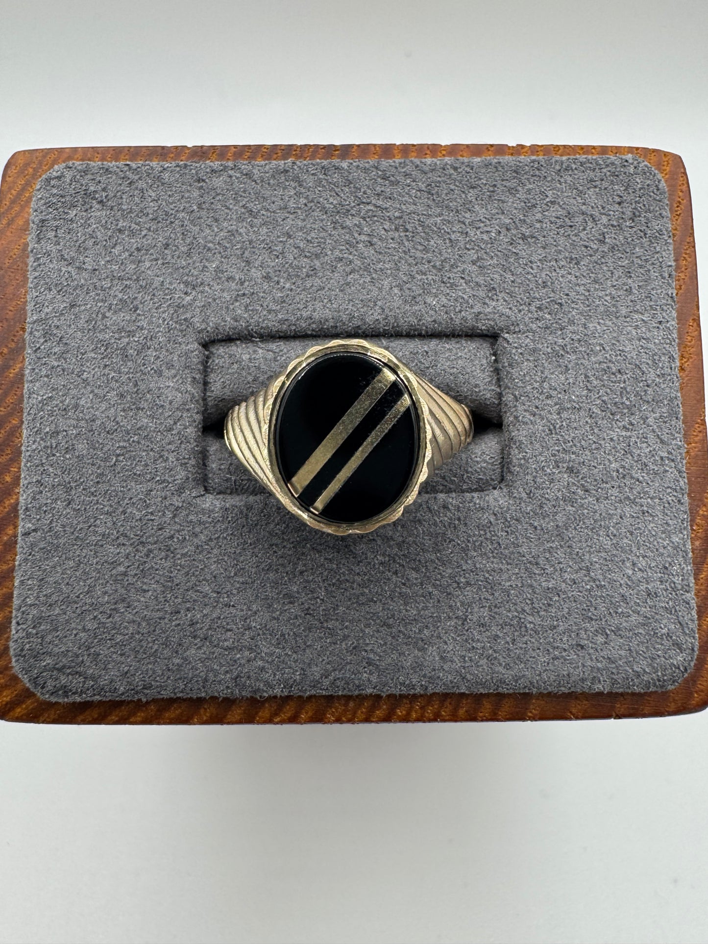 9ct gold onyx signet ring