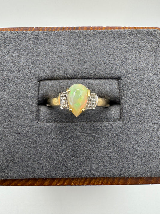 9ct gold opal and diamond ring