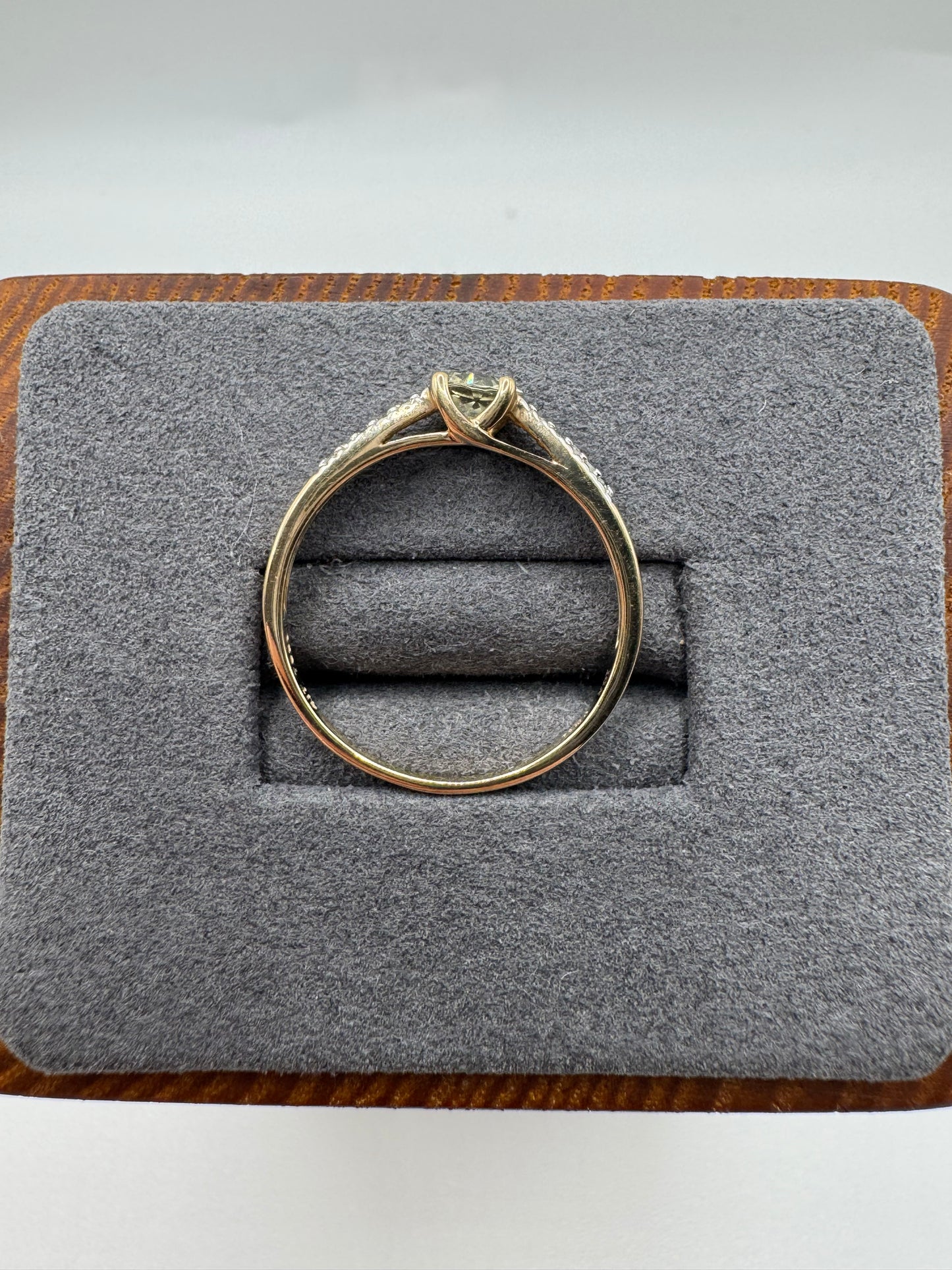 9ct gold quartz and diamond ring