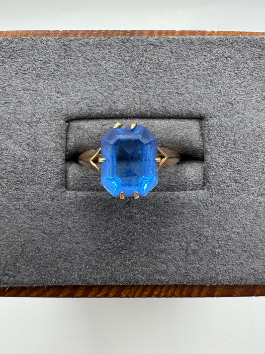 Antique 9ct gold paste ring