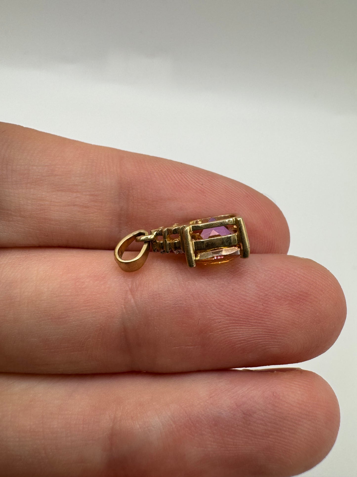 9ct gold topaz and diamond pendant
