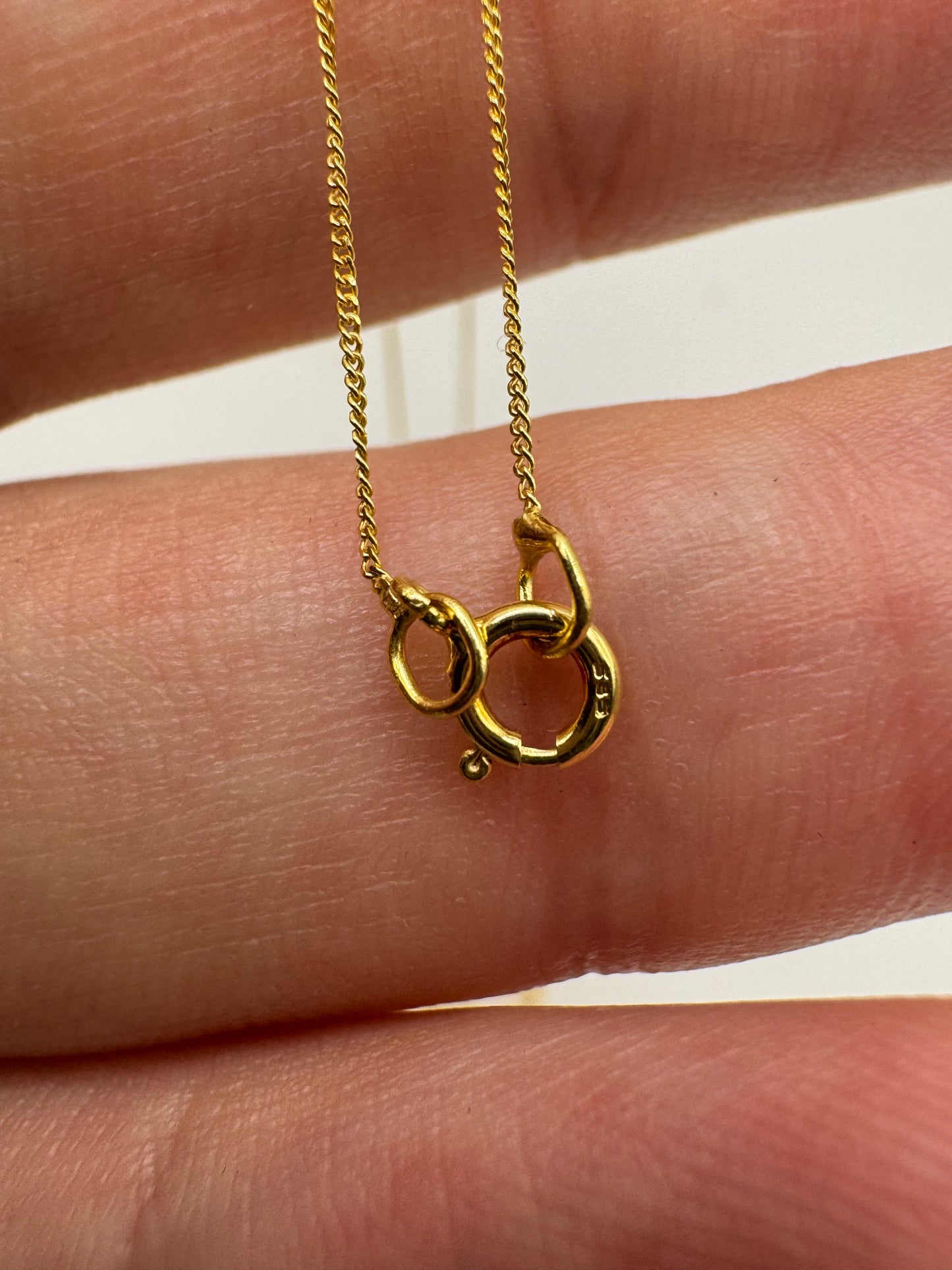 9ct gold chain 22