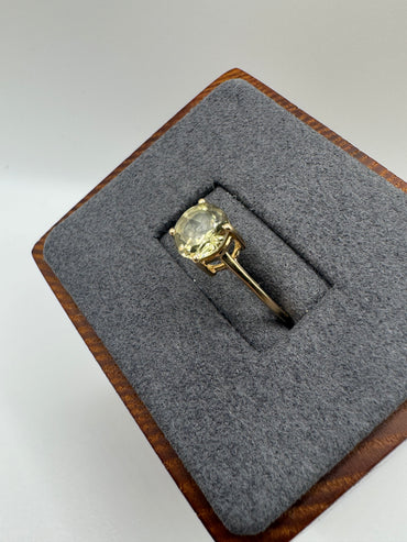 9ct gold quartz ring
