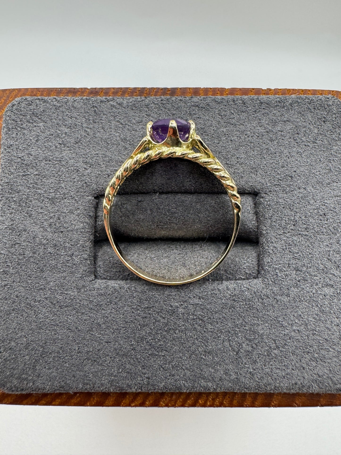 9ct gold amethyst ring