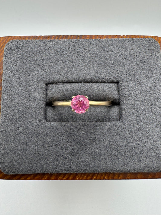 9ct gold pink topaz ring