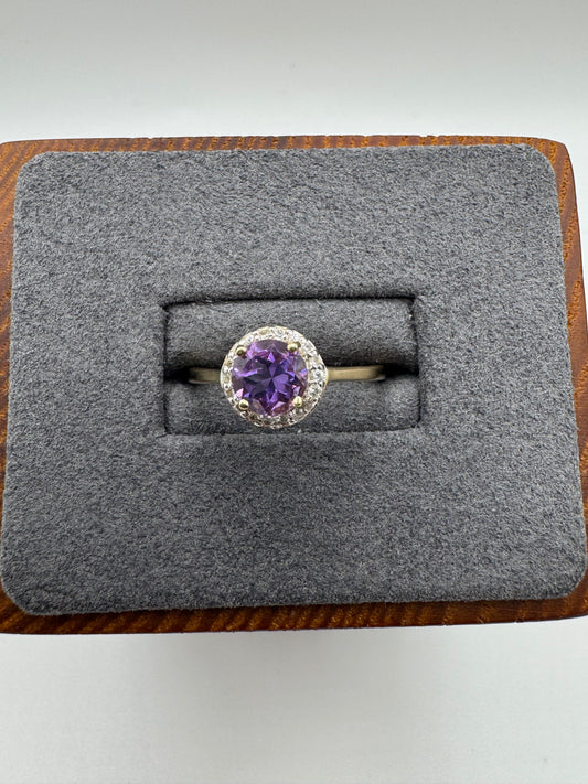 9ct gold amethyst and diamond ring