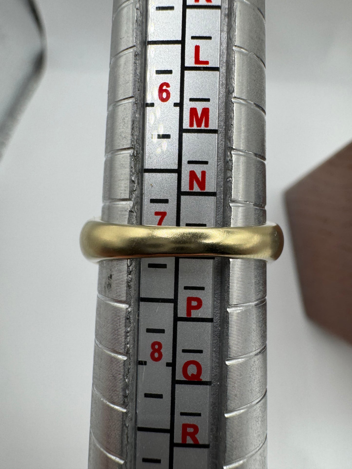 Heavy 9ct gold 50 point diamond bombe ring