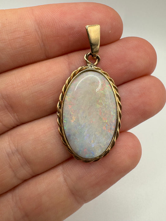 9ct gold large opal pendant