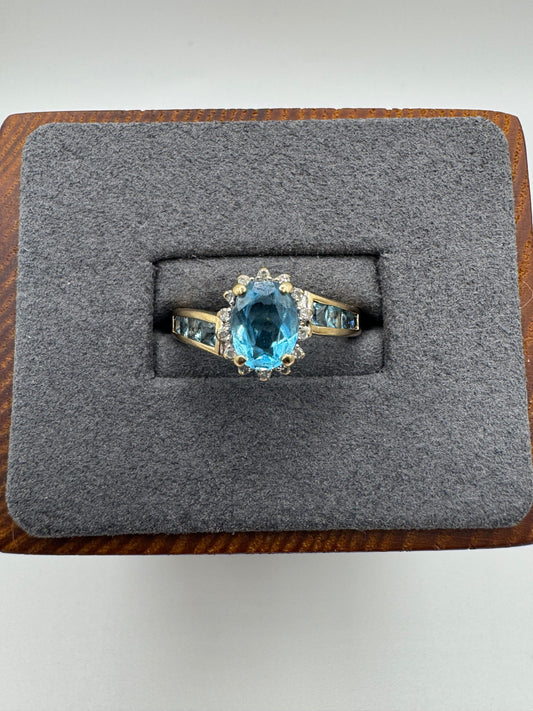 9ct gold topaz and diamond ring