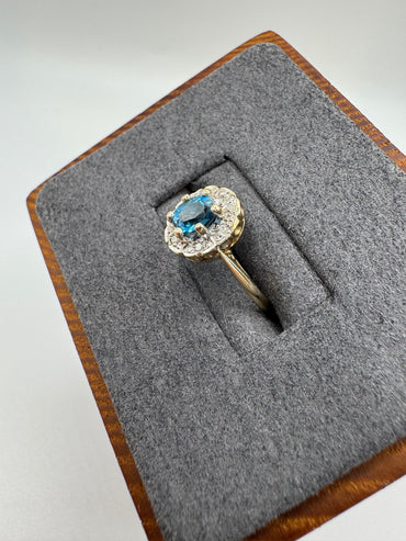 9ct gold topaz and diamond ring