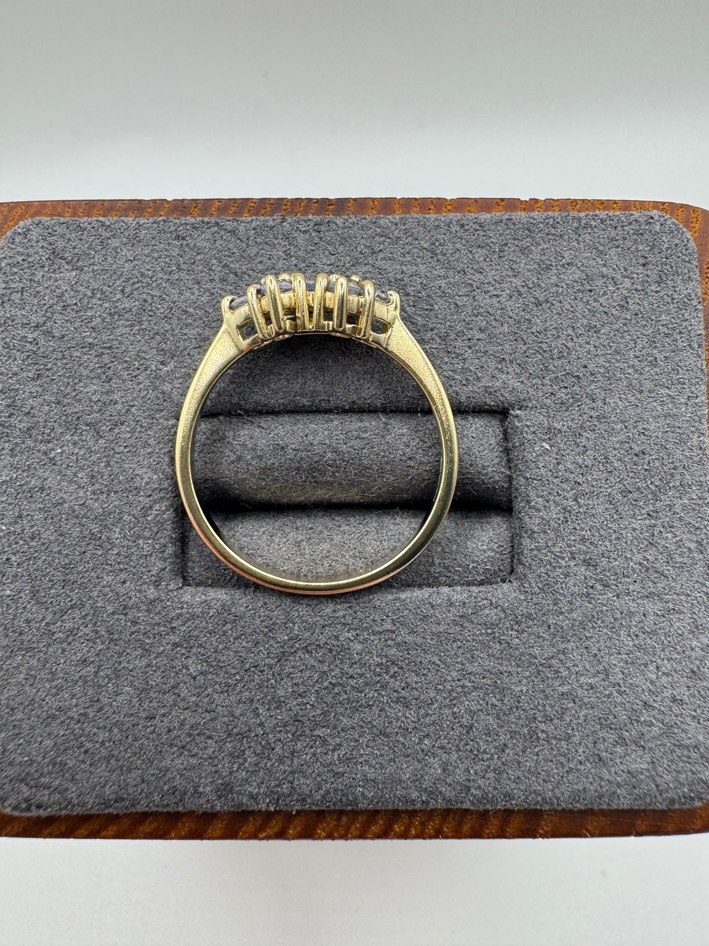 9ct gold tanzanite ring