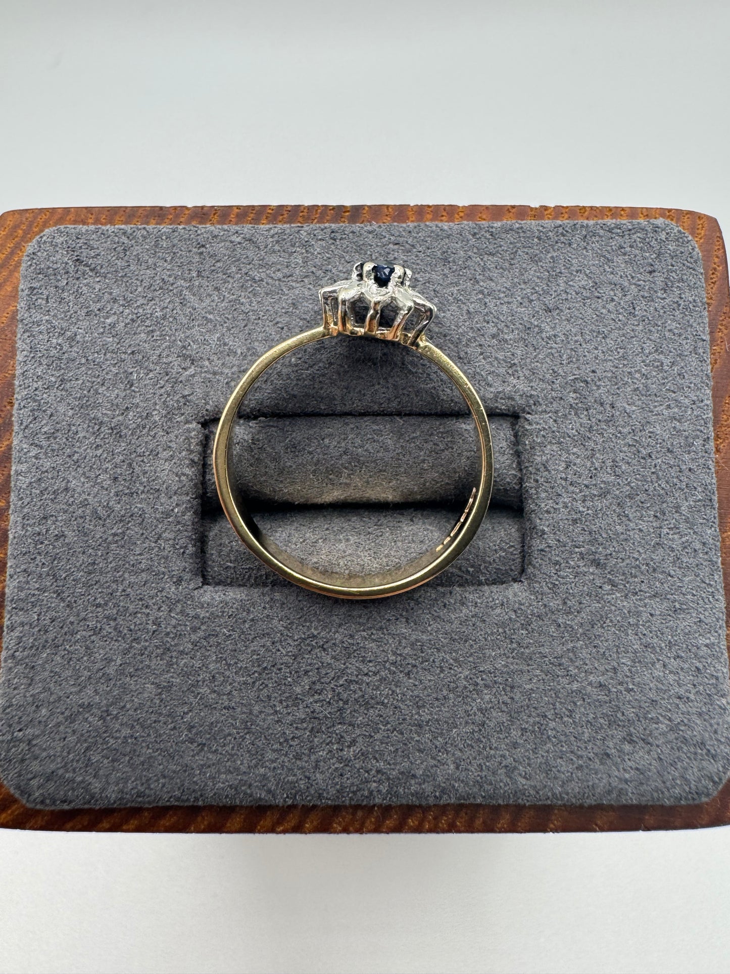 9ct gold sapphire and diamond ring