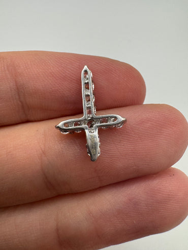 9ct white gold cz cross pendant