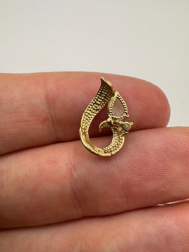 9ct gold opal and diamond pendant