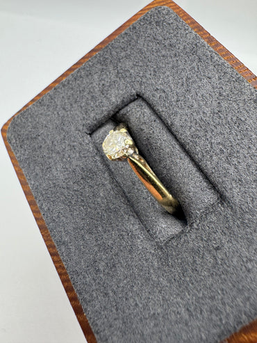 9ct gold 0.25ct diamond ring