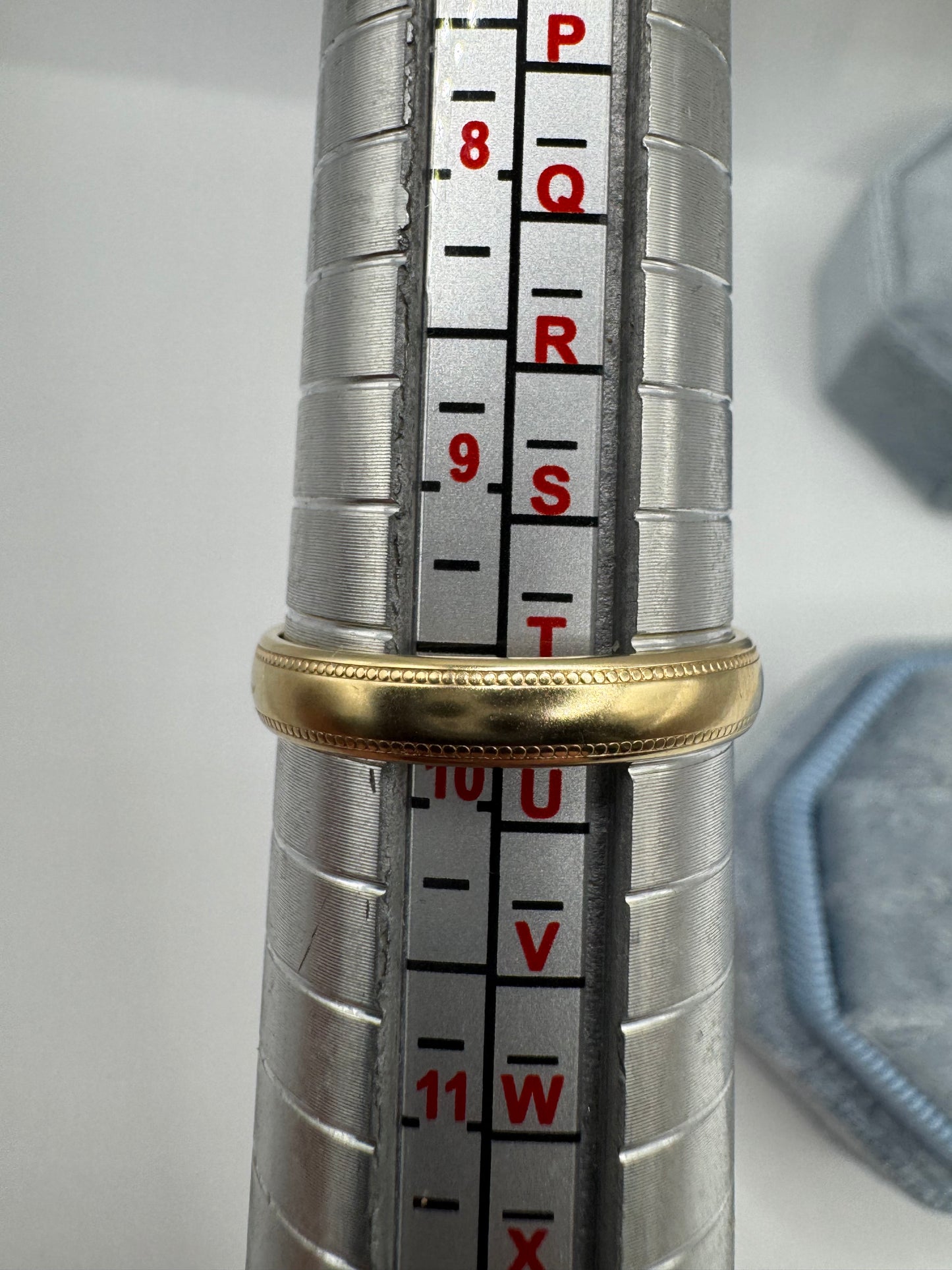 9ct gold patterned band