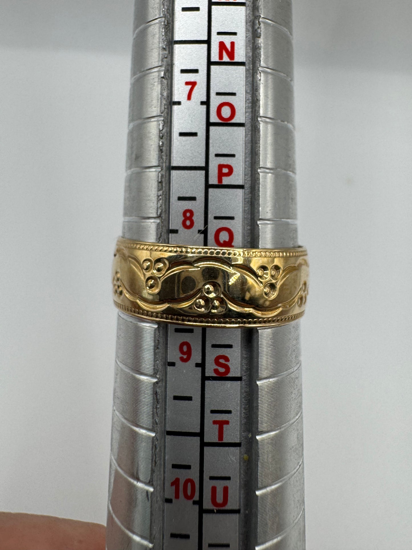 9ct gold patterned band
