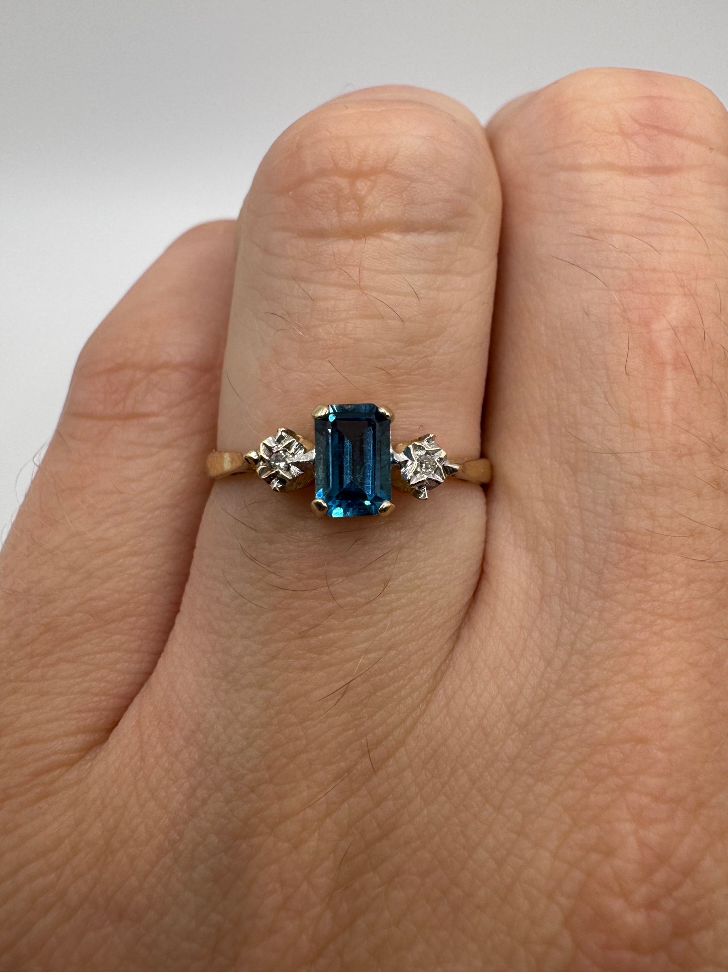 9ct gold topaz and diamond ring