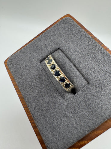 9ct gold sapphire ring