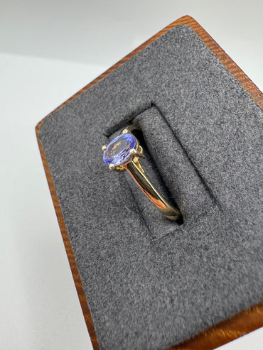 9ct gold tanzanite ring