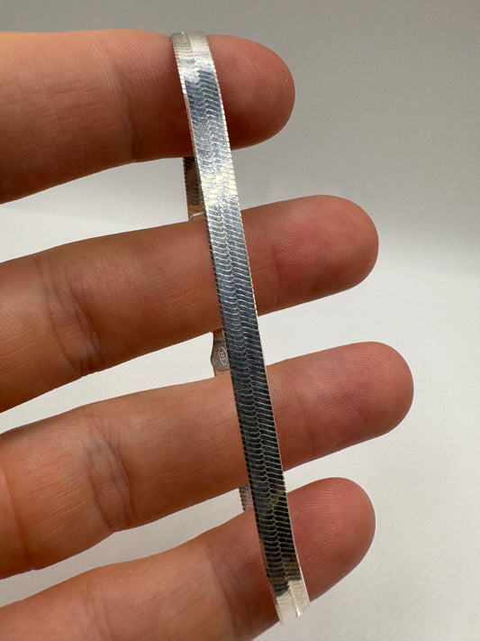 Silver fine bracelet