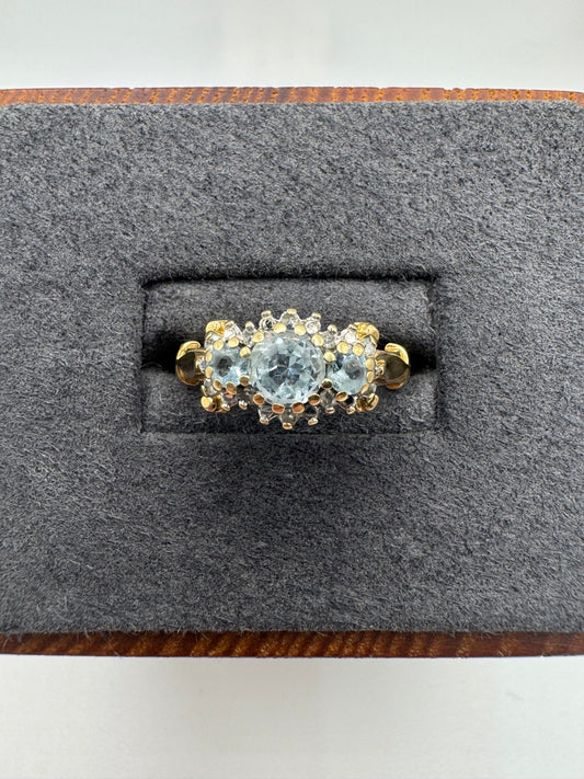 9ct gold aquamarine and diamond ring