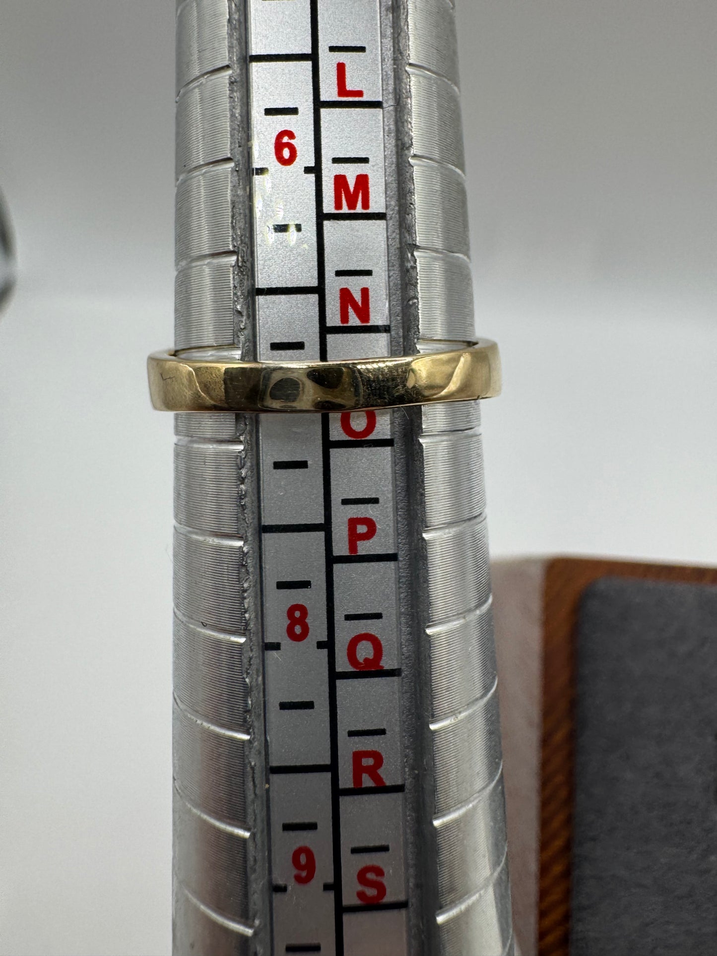 14ct gold tanzanite and diamond ring