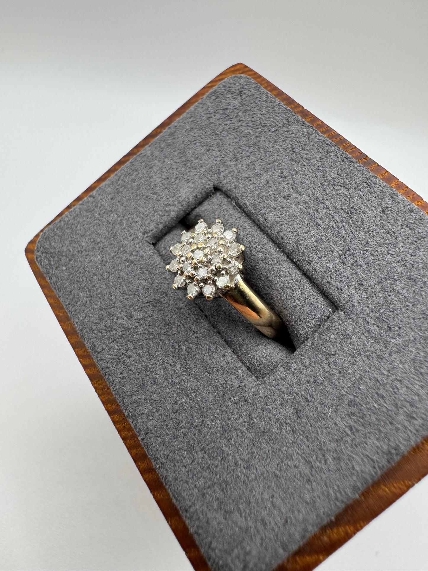 9ct gold diamond cluster ring