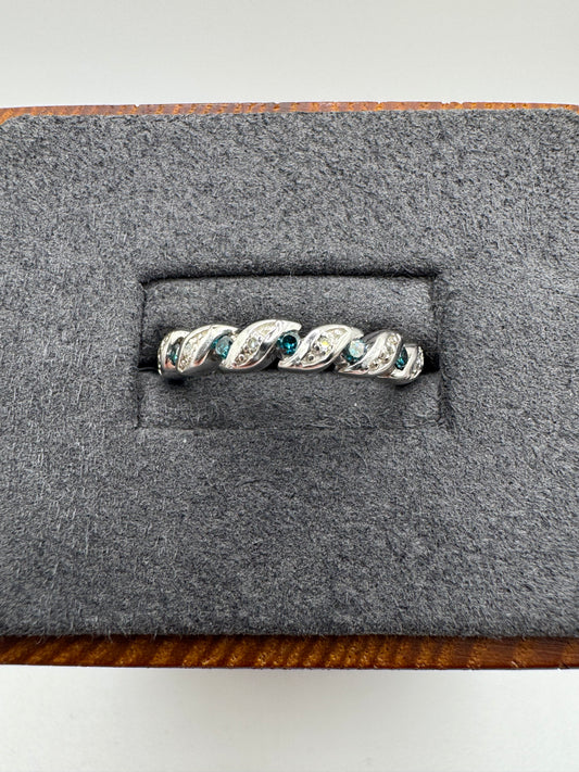 9ct white gold blue and white diamond ring