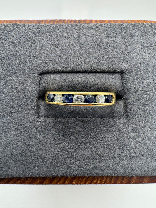 18ct gold sapphire and diamond ring
